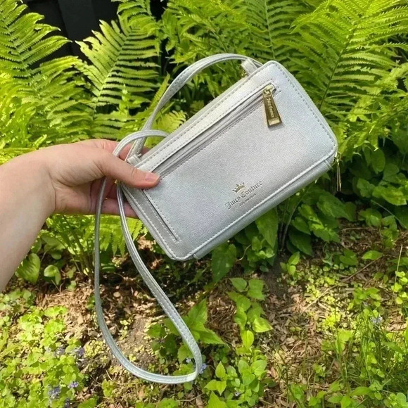 JUICY COUTURE SILVER CROSSBODY WALLET WITH PEARLS - Picture 6 of 9